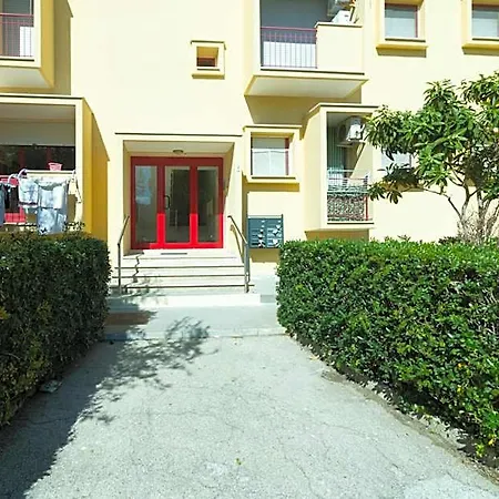 Craulo Aparthotel 4*